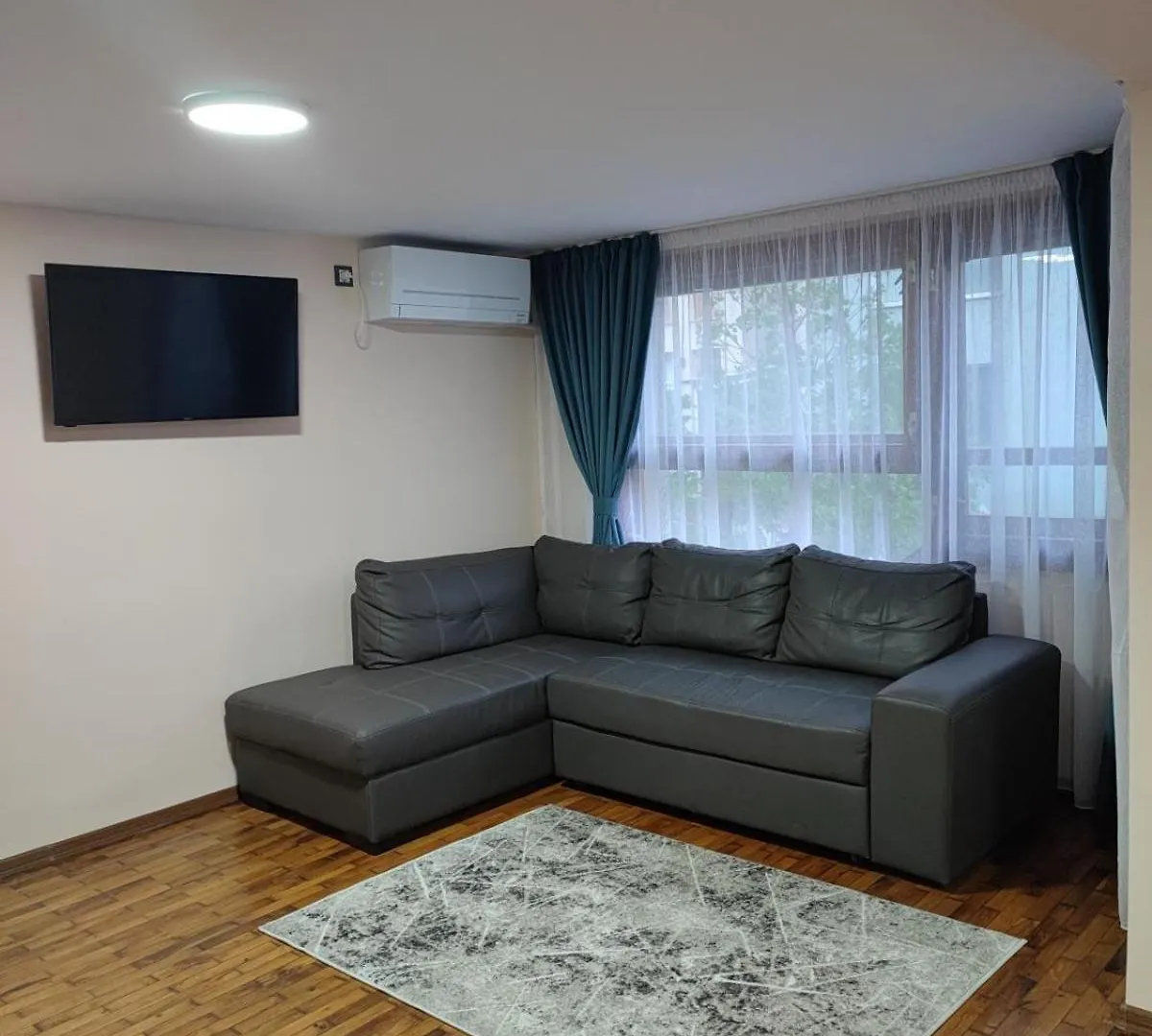 Apartment Апартамент Деси Burgas